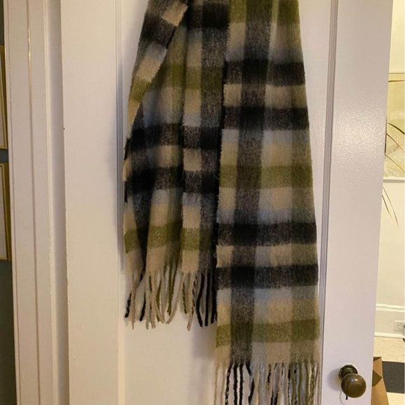 Chunky Plaid Scarf - Picture 1 of 3